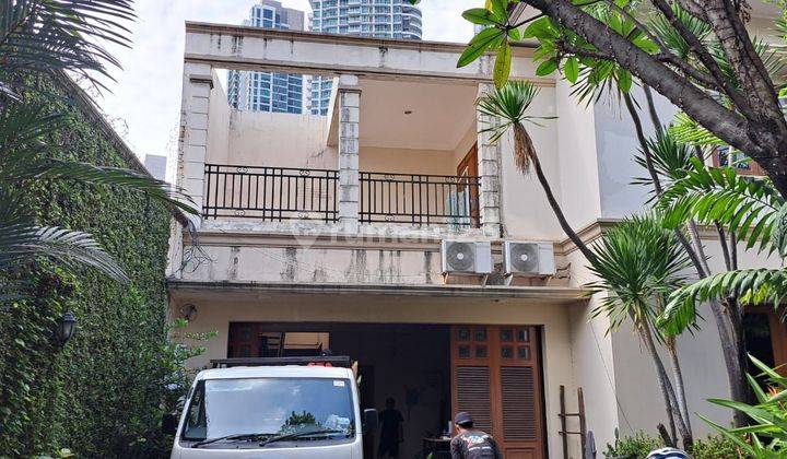 Di jual Rumah 2 lantai  di kemang ada kolam renang  1