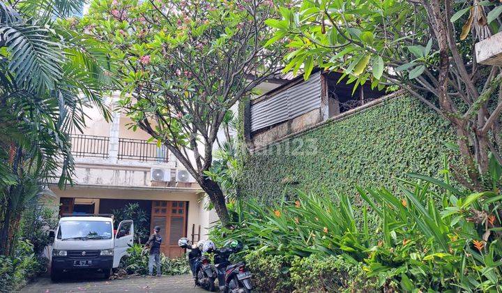 Di jual Rumah 2 lantai  di kemang ada kolam renang  2