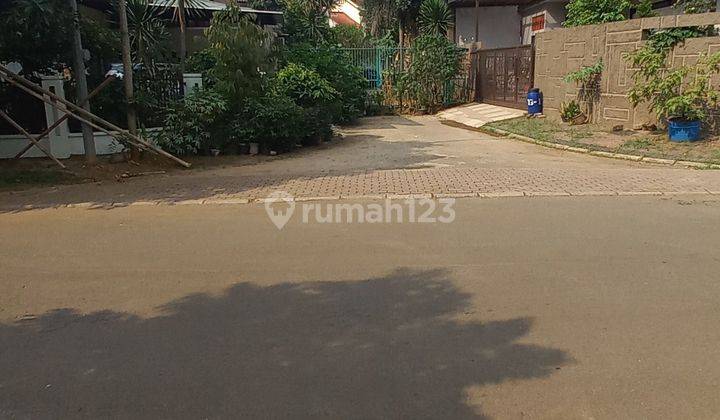 DIJUAL RUMAH 2 LANTAI HALAMAN TAMAN BELAKANG LUAS DI KENCANA LOKA BSD