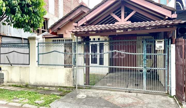 Cheap Rent Ready-to-Occupy House with Toll and Commuter Line Access 1