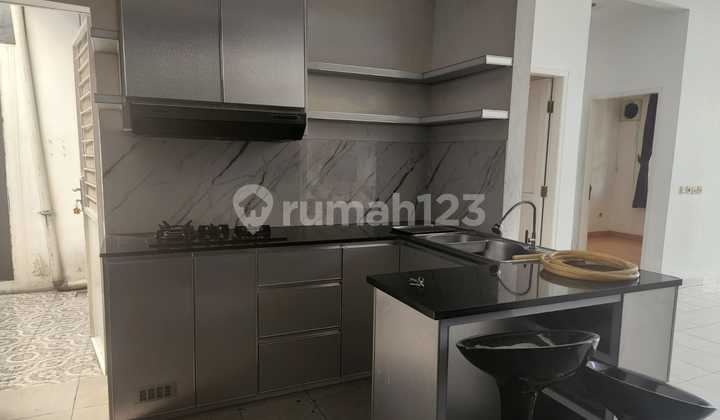 For Rent Nice House Ready to Occupy Adjacent to Didelatinos Station BSD 2