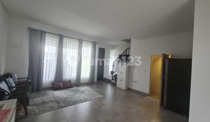 Disewakan Rumah Cantik dan Siap Huni 4 Kamar Tidur di Yuticha BSD 2