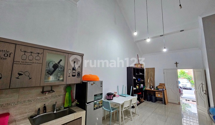 Dijual Rumah Bagus dan Siap Huni 1,5 Lantai di Alam Sutera Tangerang