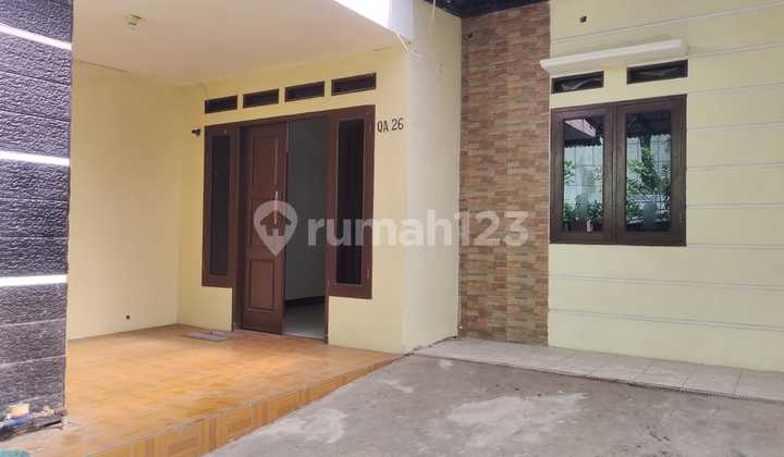 For Rent: A House a Stone's Throw Away from BSD Toll Road in Nusaloka Yapen with BSD Toll Access For Rent: A House a Stone's Throw Away from BSD Toll Road in Nusaloka Yapen with BSD Toll Access