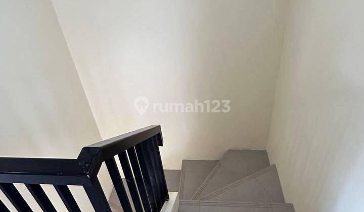 DIJUAL RUMAH MURAH SIAP HUNI 2 LANTAI 3 KAMAR TIDUR DI SAVIA BSD 2