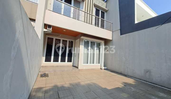 Disewakan Rumah 2 Lantai Brand New 4 Kamar Tidur Di Villa Melati Mas Bsd 1