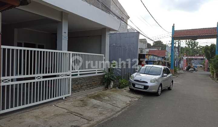 For Rent Large and Spacious House suitable for Living and Office