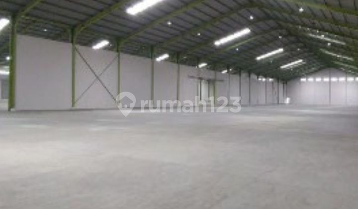 Warehouse for Rent in Cikarang with Loading Dock, 1.5 Hectares Wide. Warehouse for Rent in Cikarang with Loading Dock, 1.5 Hectares Wide.