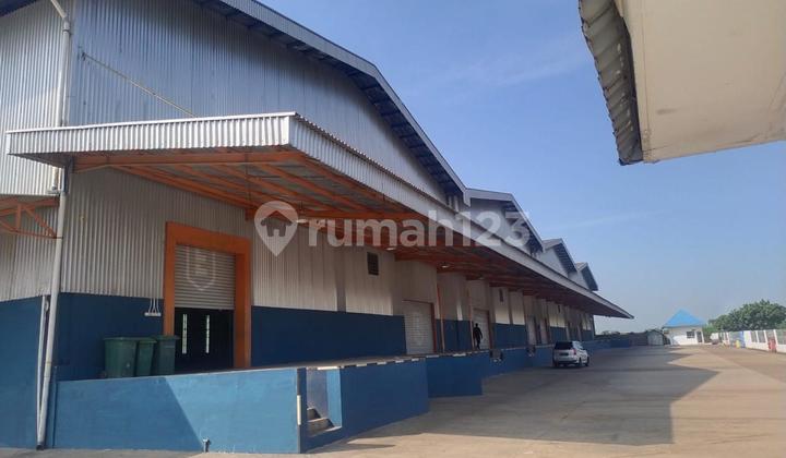 Marunda Warehouse for Rent, Has a Good and Neat Loading Dock Marunda Warehouse for Rent, Has a Good and Neat Loading Dock