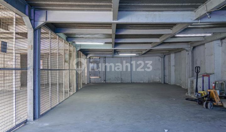 Warehouse For Sale in Sunter, Very Strategic Location