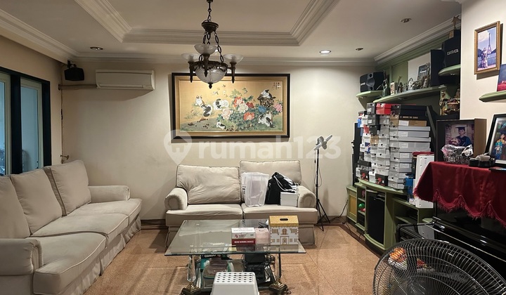 Good Sunter House Ready to Use Facing East