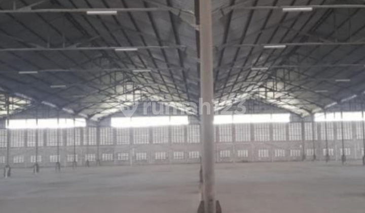 Modern Warehouse in West Karawang with Loading Dock Modern Warehouse in West Karawang with Loading Dock