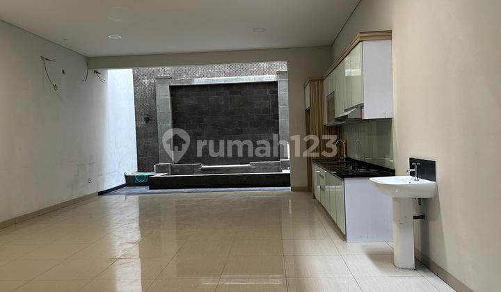 Good Ready-to-Use Sunter House for Rent, Rarely Available