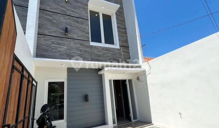 Rumah 2 Lantai Baru SHM di Rungkut Asri Siap Huni Rumah 2 Lantai Baru SHM di Rungkut Asri Siap Huni