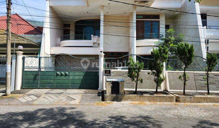 Rumah 2 Lantai Bagus SHM di Jalan Boulevard Sutorejo Timur  1