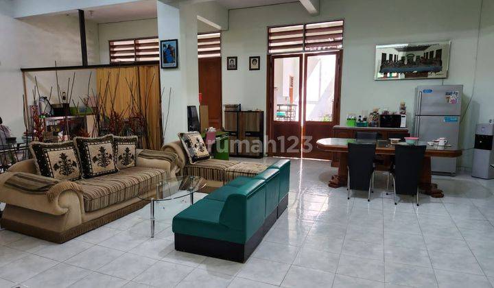 Rumah 2 Lantai Bagus SHM di Jalan Boulevard Sutorejo Timur  2