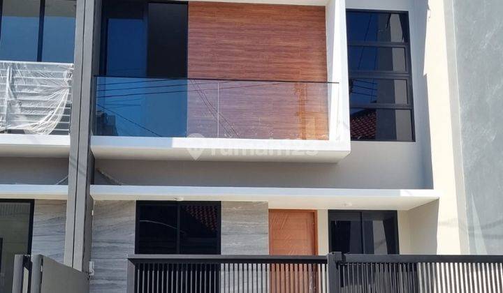 Rumah Baru Minimalis 2 Lantai SHM di Babatan Pantai Utara 1