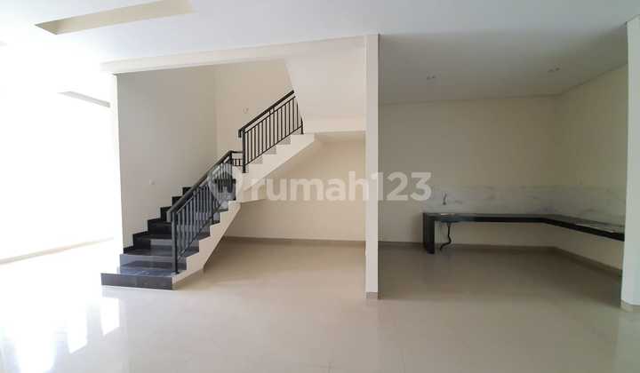 Rumah 2 Lantai Baru Minimalis SHM di Manyar Jaya