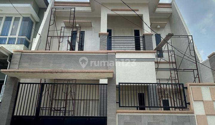 Rumah 2 Lantai Baru SHM di Sutorejo Tengah Siap Huni  1