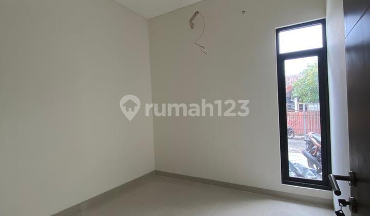Rumah 2 Lantai Bagus SHM di Rungkut Mapan Tengah Siap Huni 2