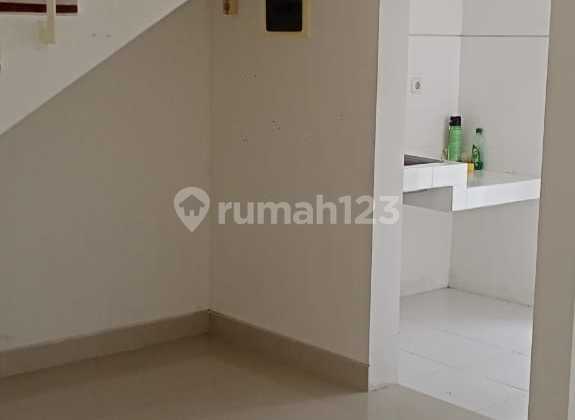 Rumah 2 Lantai Bagus Minimalis di Grand Harvest