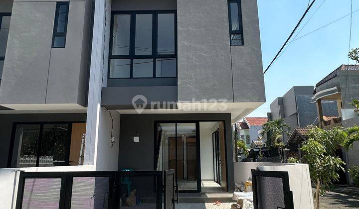 Rumah 2 Lantai Baru SHM di Sutorejo Utara Siap Huni  1