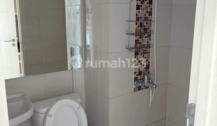 Tanglin Pakuwon Mall Apartment 2BR Furnished with Pool and City View 2