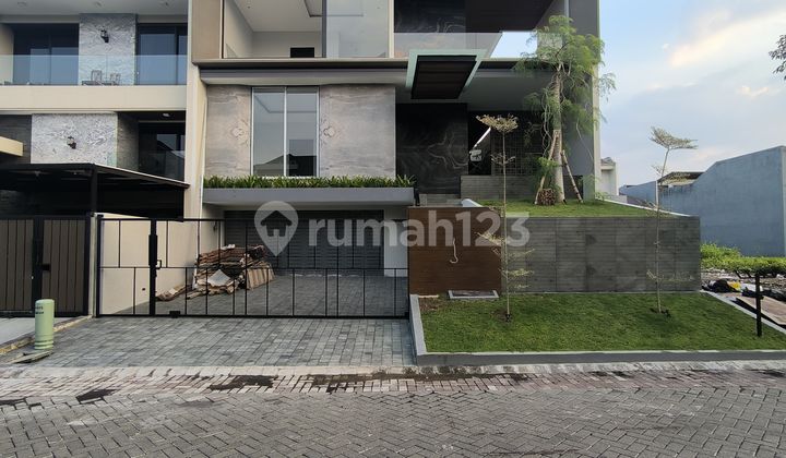 Rumah 3 Lantai Baru HGB di Citraland Minimalis Siap Huni