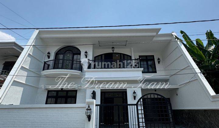 Rumah 2 Lantai Colonial Modern Style Bagus SHM di Manyar Kertoadi 1