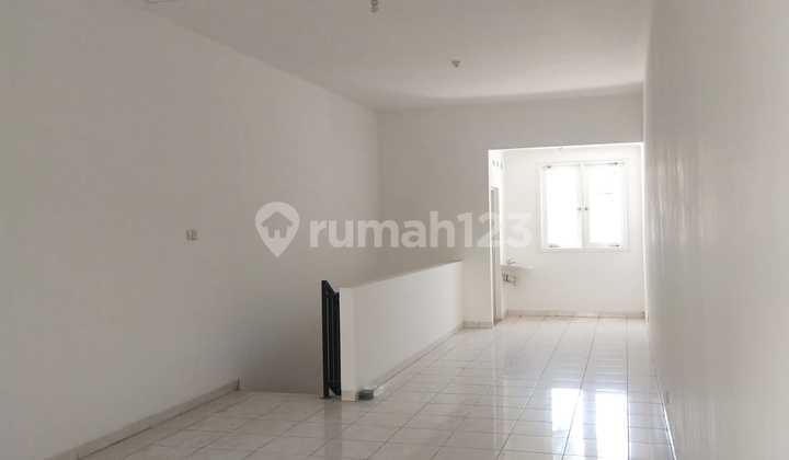 Nice 2-Story Ruko with HGB on West Gayungsari Main Road, Strategic Location 2
