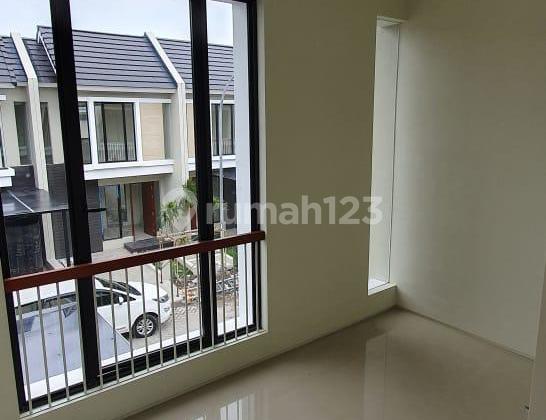 Rumah 2 Lantai Baru HGB di Citraland Utara Siap Huni 2