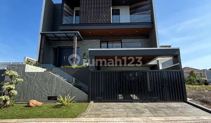 New 3-Storey Luxury House in Citraland Ready to Occupy New 3-Storey Luxury House in Citraland Ready to Occupy