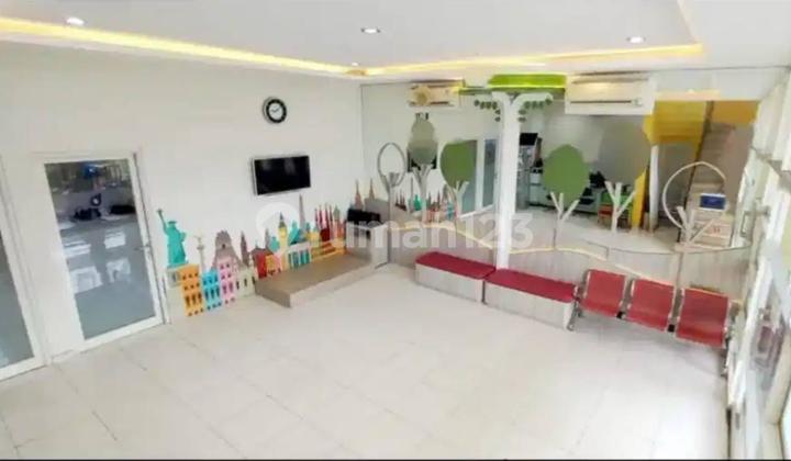 Rumah 2 Lantai Bagus SHM di Babatan Pratama bisa untuk Usaha 2