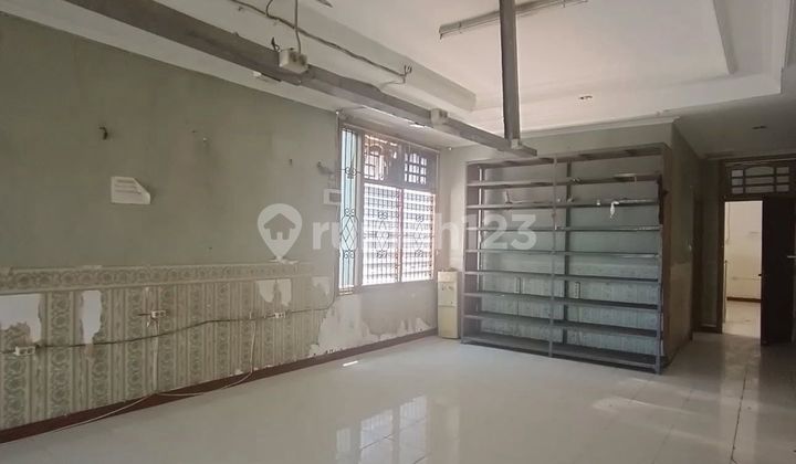 Good 3-Story House with SHM in Gembong Sawah Barat, Ready to Occupy