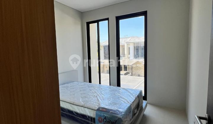 Nice 2-Story House Semi Furnished SHM in Dian Istana 2