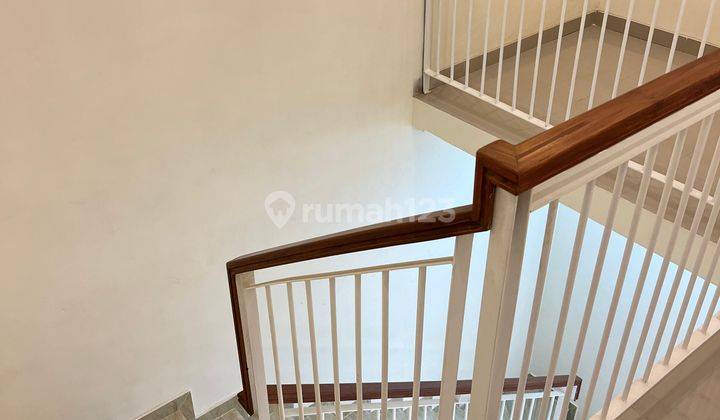 Rumah 2 Lantai Baru Minimalis SHM di Ketintang Siap Huni 2
