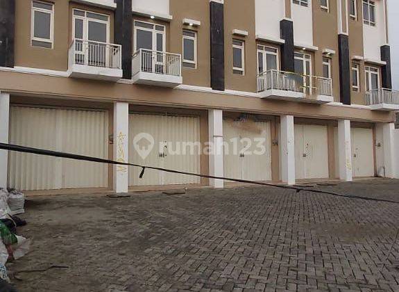Ruko 3 Lantai Bagus SHM di Kutisari Siap Pakai 1