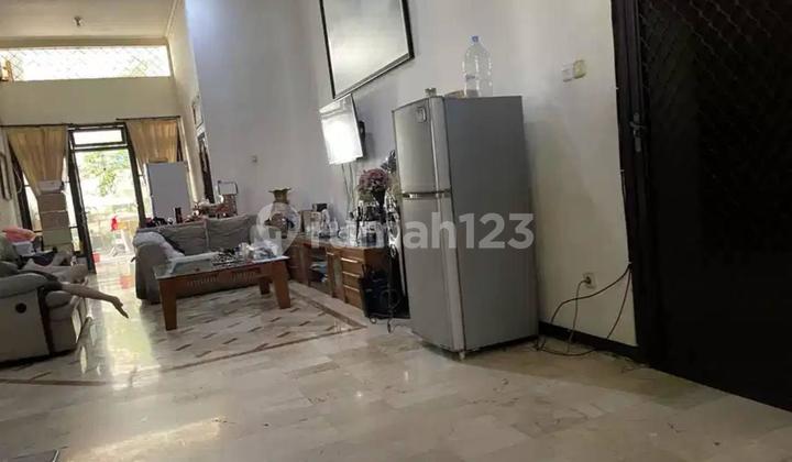 Rumah 2 Lantai Bagus SHM di Simpang Darmo Permai 2