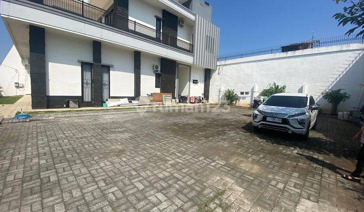 Rumah 2 Lantai Sudah Renovasi Furnished di Dharmahusada Siap Huni 1