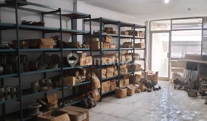 Affordable Shophouse in Pangeran Jayakarta, 3.5 lt. 2