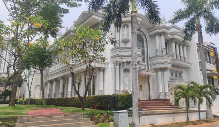 Rumah mewah di villa Artha gading ada kolam renang 1