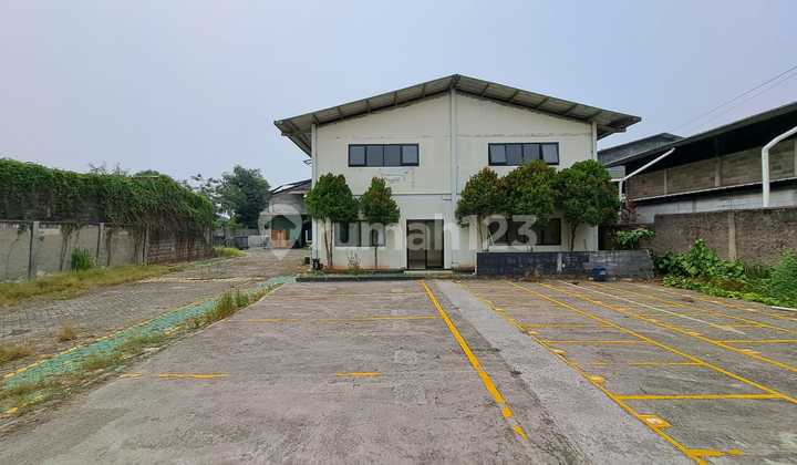 Cheap Warehouse on Raya Setu Bekasi with Container Access.