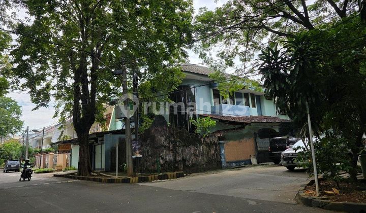 Sunter Hoek House Wide Road Inside Complex 1