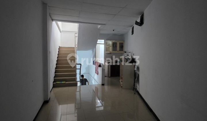 Ruko Murah Hoek di P.jayakarta 4.5 Lt Ruko Murah Hoek di P.jayakarta 4.5 Lt