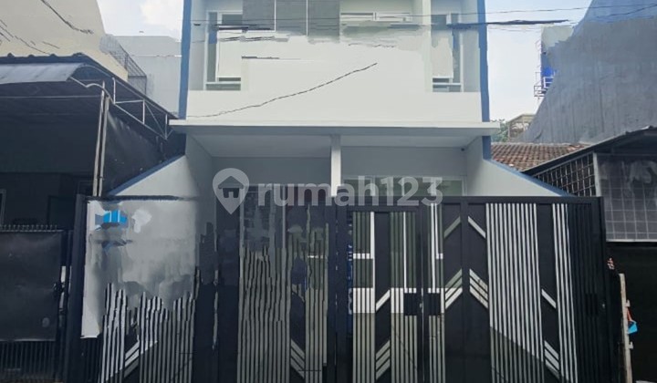 Rumah Baru Minimalis.di Kelapa Gading