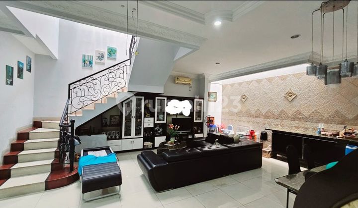 House in Sunter Inside Compound Wide Road 2