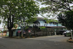 Rumah Sunter Hoek Jalan Lebar Dlm Kompleks Rumah Sunter Hoek Jalan Lebar Dlm Kompleks