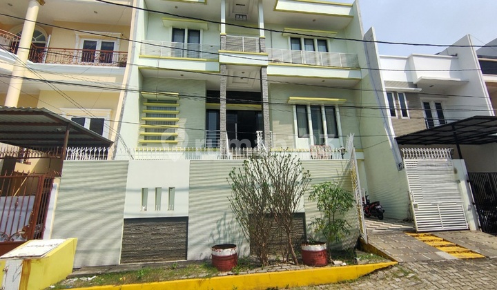 Sunter Danau Asri 3-Story House Ready to Occupy