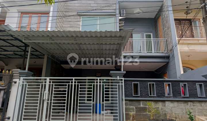 Rumah Sunter.2.5 Lt Jalan Lebar Dlm Kompleks