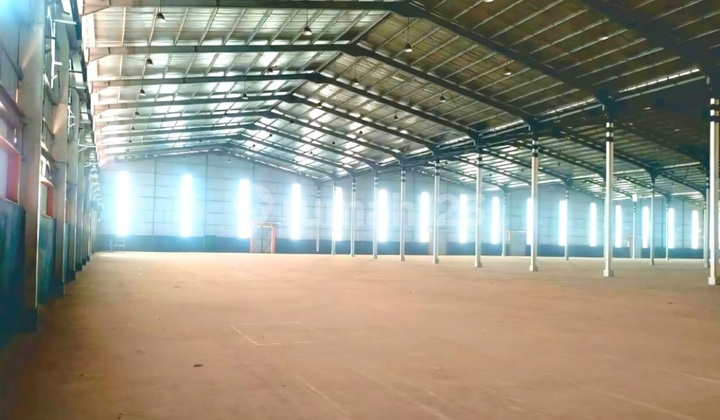 Warehouse in Marunda Center 1.2 Ha with Loading Dock Warehouse in Marunda Center 1.2 Ha with Loading Dock